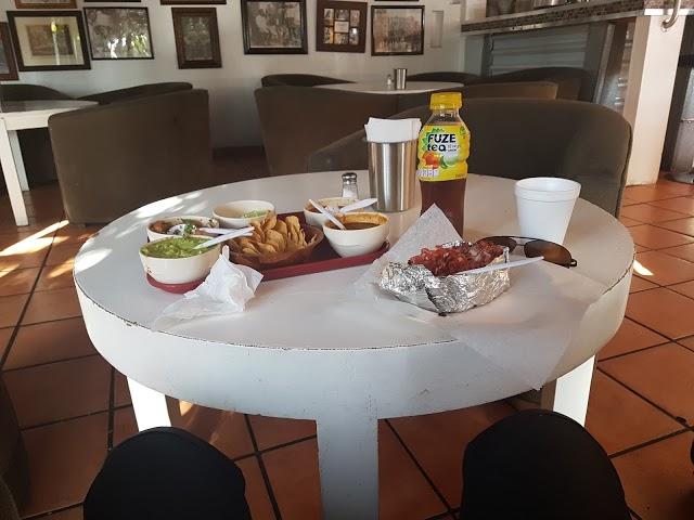 Los Carbones Restaurante Tacos